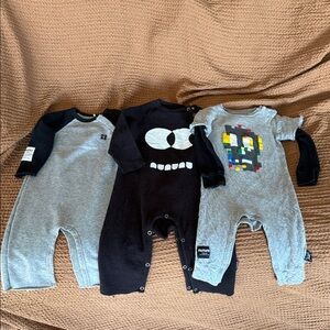 nununu Black and Gray Kids Footies Set